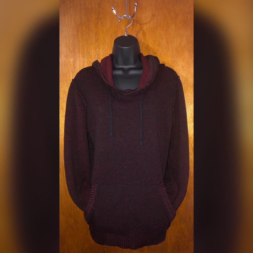 Men’s Forever 21 maroon hoodie